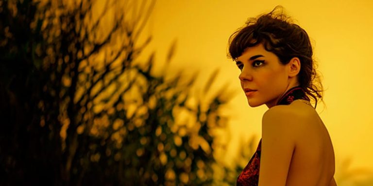 Gaye Su Akyol Hologram Empire